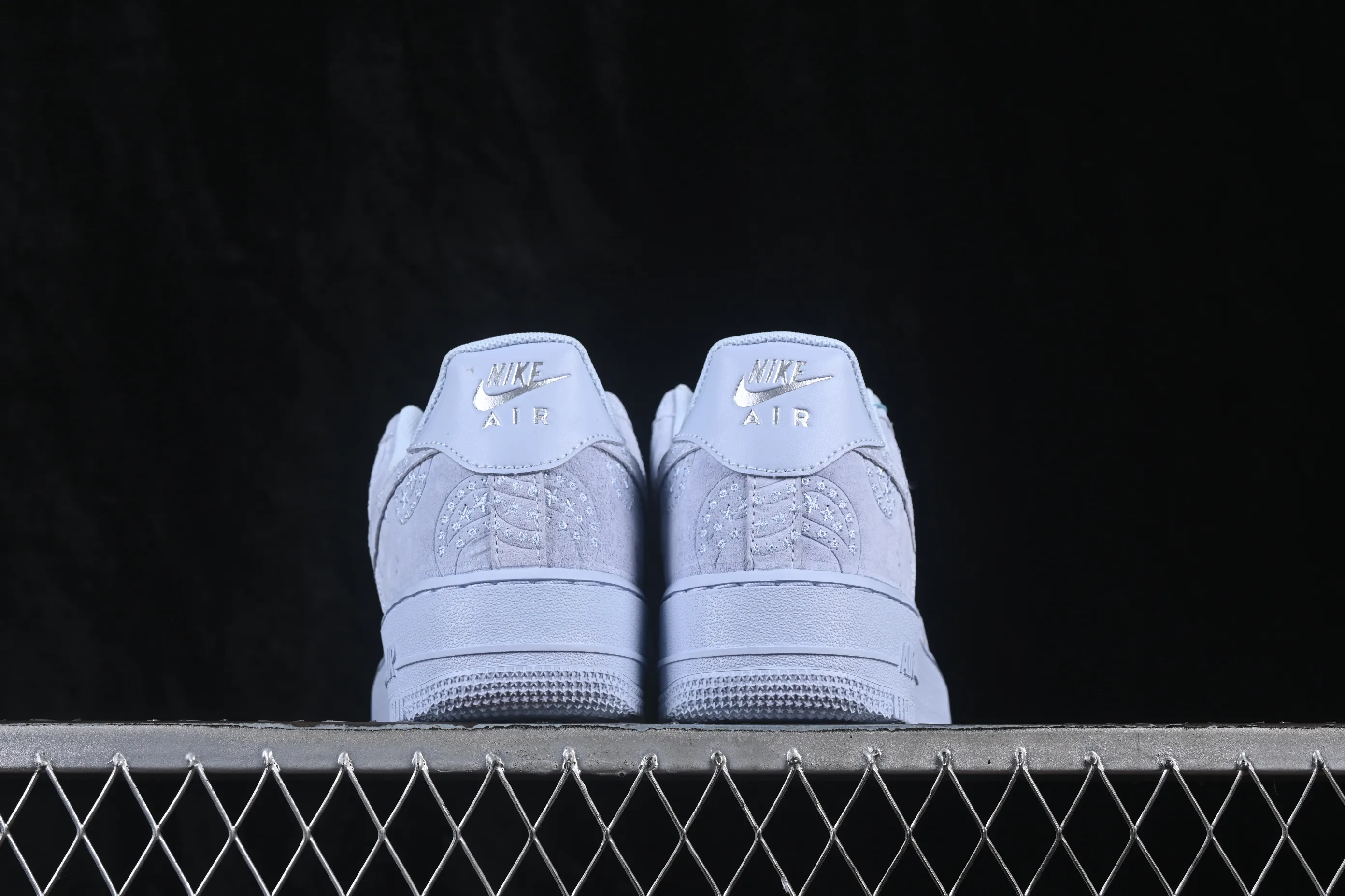 All categories Nk Air Force 1 Air Force series Nk Air Force 1 Low Air Force low-top Nike Air Force 1'07 Low Air Force 1 low-top casual sneakers IO1259-400